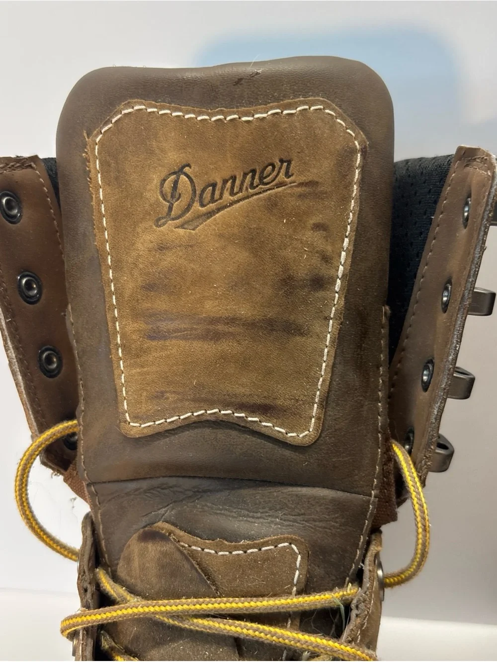 Danner Gritstone men’s 8” size 9 Brown Suede Work Boot with Vibram ASTM F2892-11